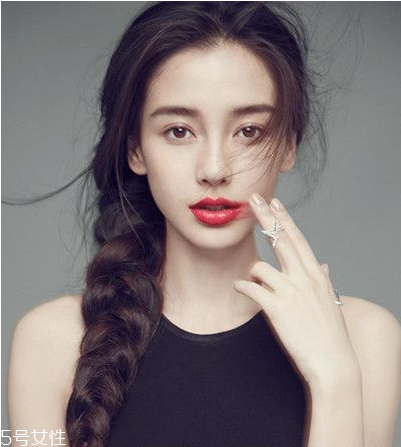 短發(fā)怎么做新娘造型？編發(fā)好看又簡(jiǎn)單