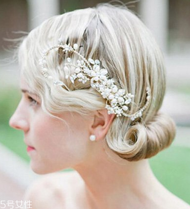 短發(fā)怎么做新娘造型？編發(fā)好看又簡(jiǎn)單