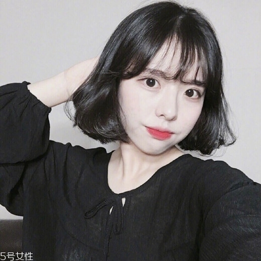 內(nèi)扣短發(fā)適合什么臉型？臉小是關鍵