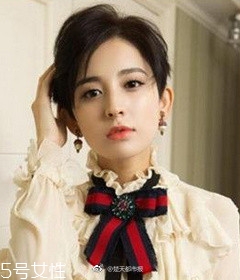 短發(fā)發(fā)尾外翻的發(fā)型怎么弄？誰弄誰美