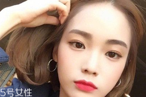 短頭發(fā)染什么顏色好看洋氣顯白？短發(fā)這樣弄好看又大方