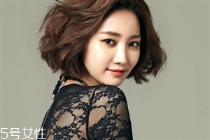 外翹短發(fā)適合什么臉型？再燙內(nèi)扣你就out了