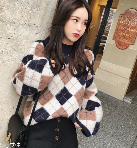 毛衣買小了怎樣能變大？跟著小編這樣做