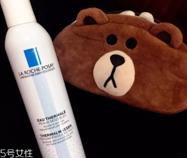 噴霧凍了還能用嗎？驚呆保濕噴霧凍成冰