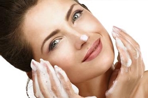 氨基酸潔面比皂基潔面更好嗎？看肌膚需求