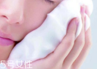 氨基酸潔面比皂基潔面更好嗎？看肌膚需求