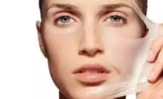 怎么揭面膜不扯大毛孔？掌握方向很重要