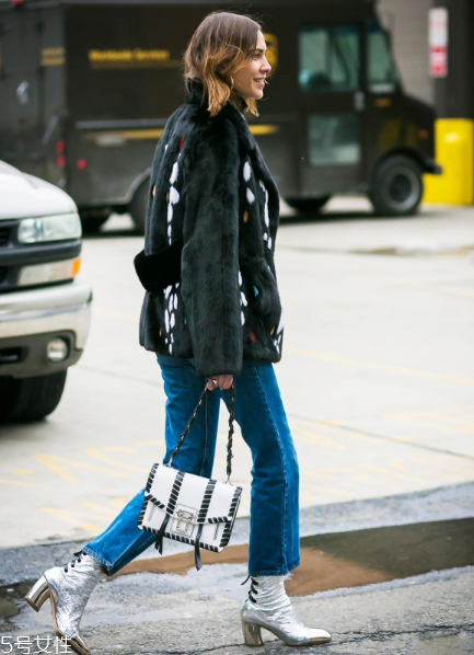 皮草下身搭配什么好看？這個冬天不怕冷