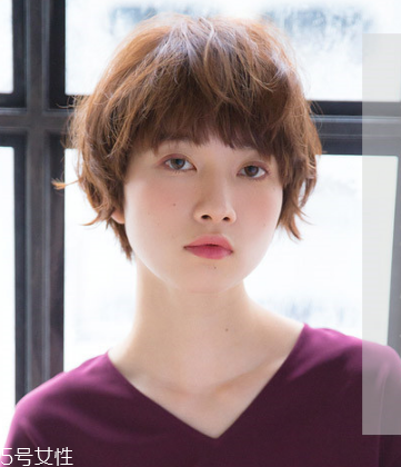 發(fā)量多女生適合什么發(fā)型？形象百變的你