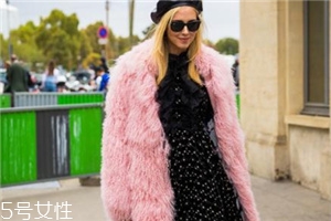 皮草里面搭配什么好看？選對內(nèi)搭是關(guān)鍵