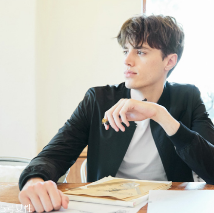 男士夾克什么款式好看？寒冬也能溫暖玩腔調(diào)