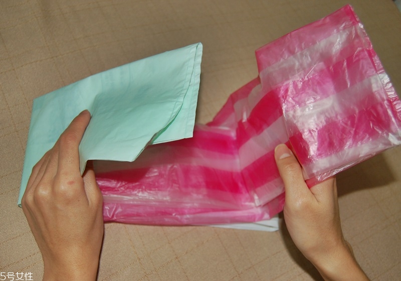 塑料袋收納妙招圖解 4個收納小技巧 塑料袋收納妙招圖解 4個收納小技巧