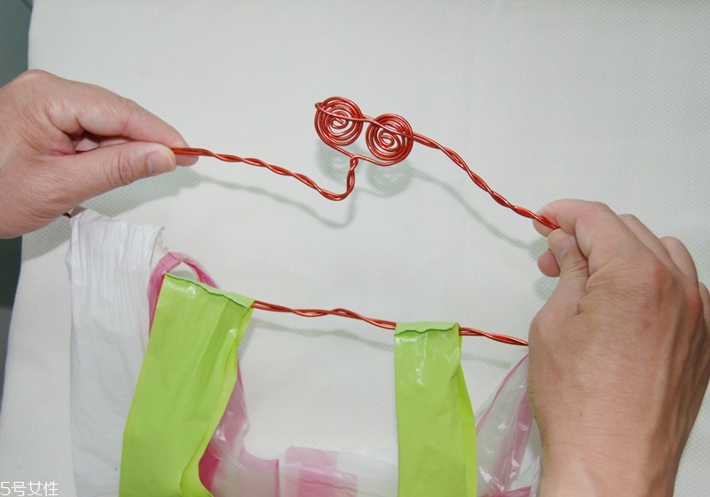 塑料袋收納妙招圖解 4個收納小技巧 塑料袋收納妙招圖解 4個收納小技巧