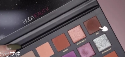 huda beauty沙漠盤怎么畫？油管大神一步步示范
