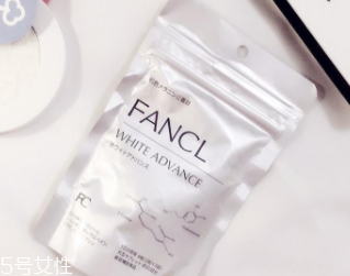 臉上有斑點怎么去除？食療/精華/面膜三管齊下