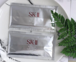 臉上有斑點怎么去除？食療/精華/面膜三管齊下