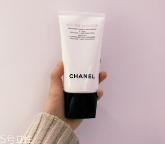 香奈兒美白洗面奶好用嗎？摸著良心推薦