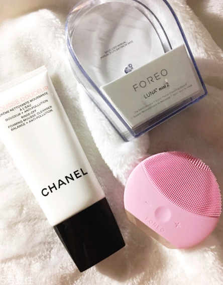 香奈兒美白洗面奶好用嗎？摸著良心推薦