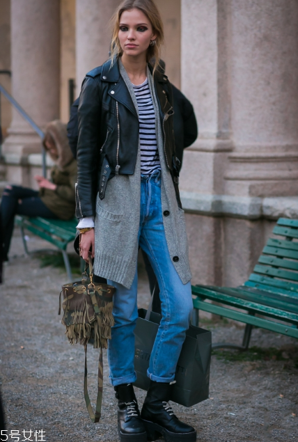 皮衣下面搭配什么好看？玩出個(gè)性混搭風(fēng)