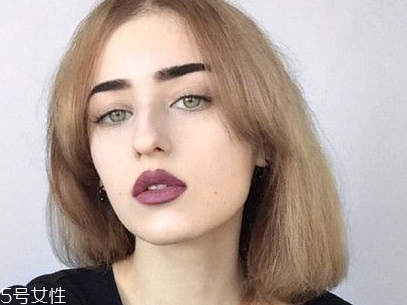 短頭發(fā)染什么顏色好看洋氣顯白？短發(fā)這樣弄好看又大方