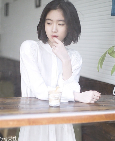 2018秋冬女生長發(fā)發(fā)型推薦 試試換一個發(fā)型