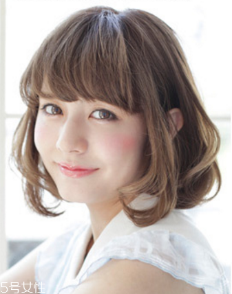 李圣經(jīng)同款短發(fā)怎么打理？吹頭發(fā)的時(shí)候盡量吹發(fā)根