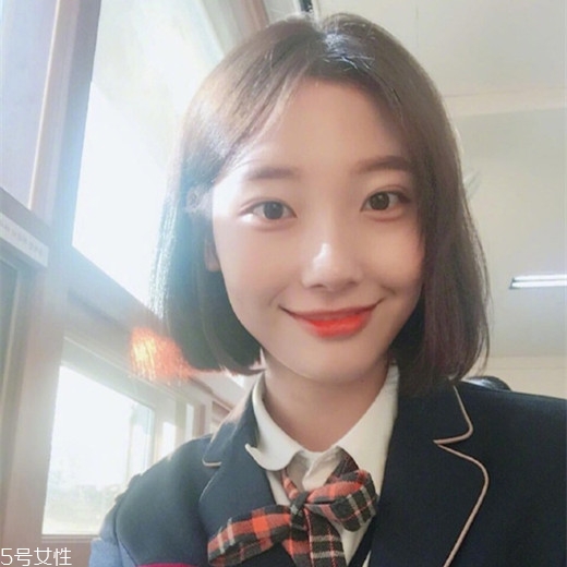 女生發(fā)質軟適合什么發(fā)型？胖圓臉顯瘦發(fā)型參考