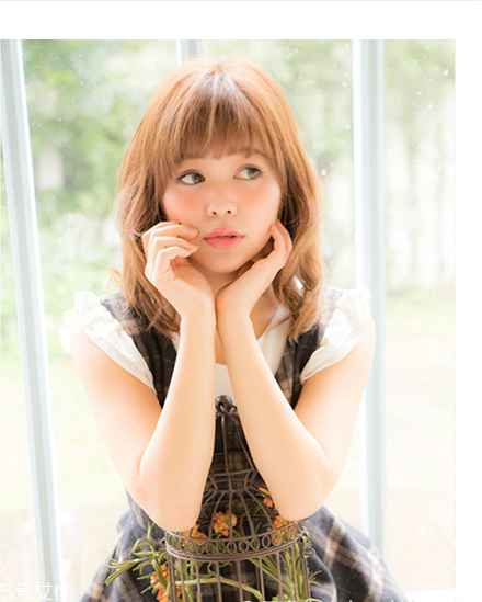 齊劉海適合什么卷發(fā)？如何選擇適合自己的發(fā)型