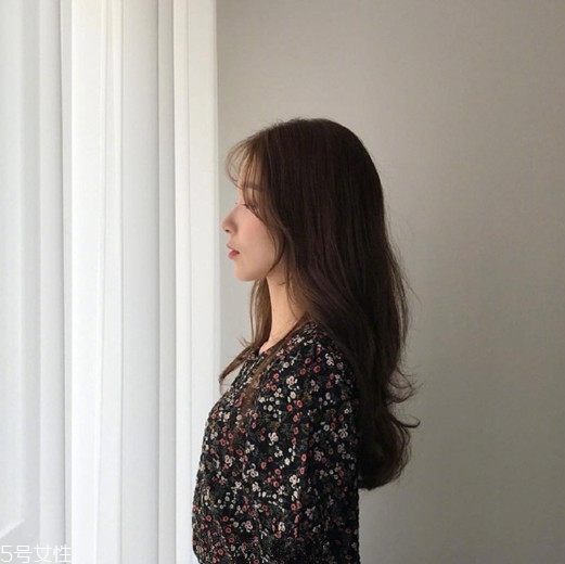 女生發(fā)質(zhì)軟適合什么發(fā)型？胖圓臉顯瘦發(fā)型參考