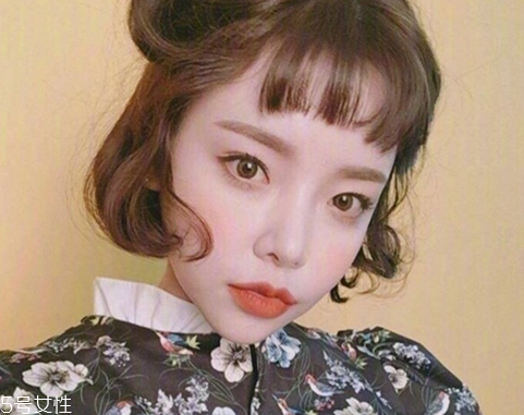 短發(fā)波波頭怎么樣好看 知性又輕熟的韓式中分短發(fā) 短發(fā)波波頭怎么樣好看 知性又輕熟的韓式中分短發(fā)