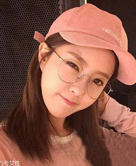 齊肩發(fā)怎么燙好看？女生發(fā)型設(shè)計與臉形搭配