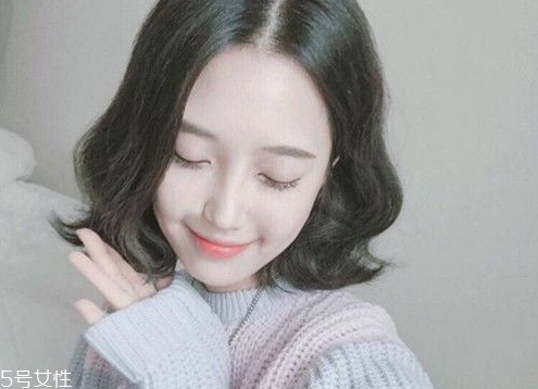 外翹短發(fā)適合什么臉型？再燙內(nèi)扣你就out了