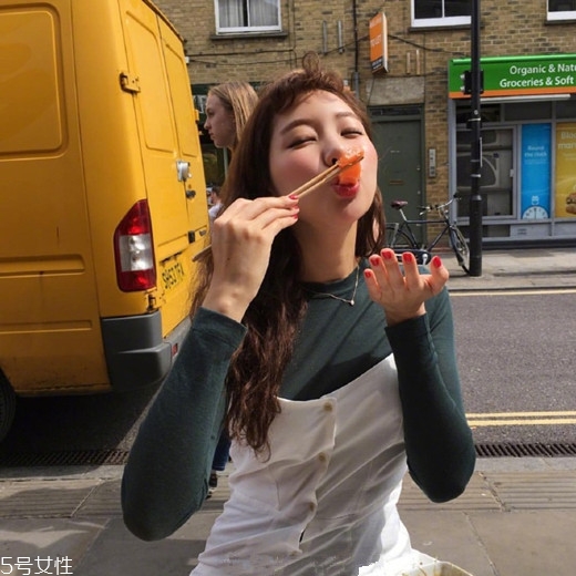 女生發(fā)質(zhì)軟適合什么發(fā)型？胖圓臉顯瘦發(fā)型參考