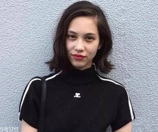 齊肩發(fā)怎么燙好看？女生發(fā)型設(shè)計與臉形搭配