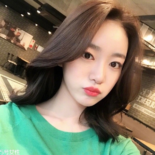 發(fā)量多女生適合什么發(fā)型？形象百變的你