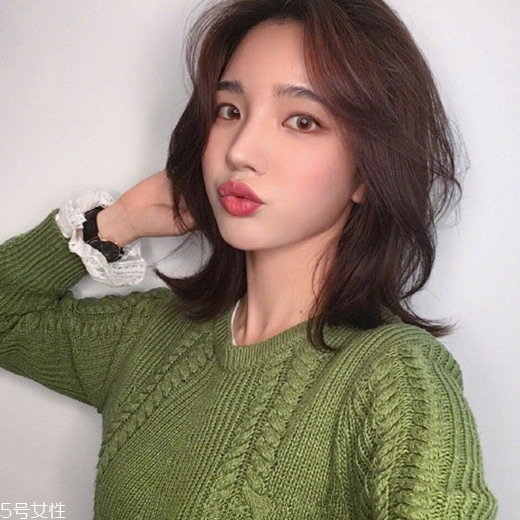 齊肩發(fā)怎么燙好看？女生發(fā)型設計與臉形搭配