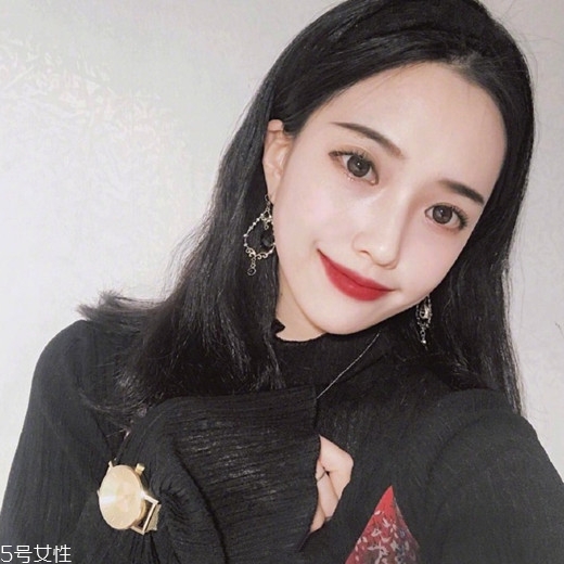 齊肩發(fā)怎么燙好看？女生發(fā)型設(shè)計與臉形搭配