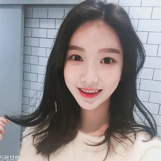 女生發(fā)質(zhì)軟適合什么發(fā)型？胖圓臉顯瘦發(fā)型參考