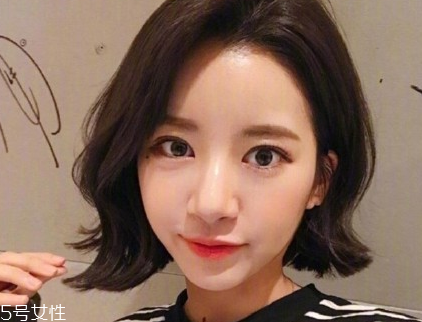 短發(fā)可以燙什么發(fā)型？聽(tīng)說(shuō)這些短發(fā)可以瘦臉