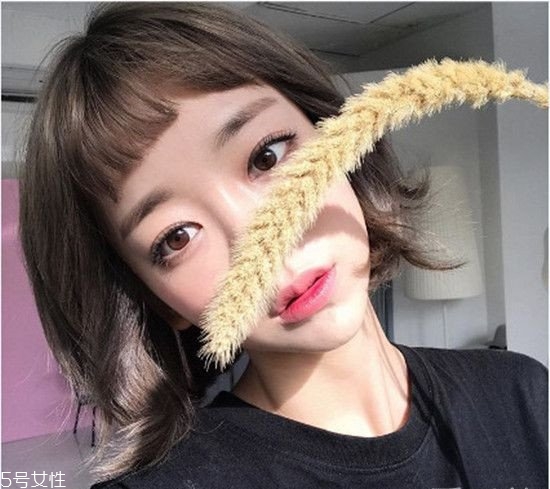 外翹短發(fā)適合什么臉型？再燙內(nèi)扣你就out了