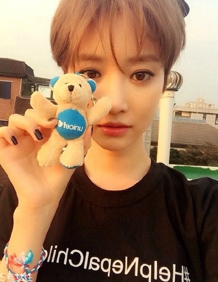 短發(fā)適合扎什么發(fā)型？剪短發(fā)這么好看