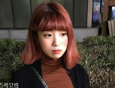 短頭發(fā)染什么顏色好看洋氣顯白？短發(fā)這樣弄好看又大方