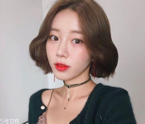 鉆石臉適合什么發(fā)型？流行色也隨之而來