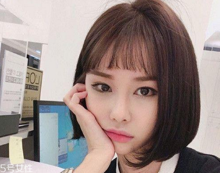 鉆石臉適合什么發(fā)型？流行色也隨之而來