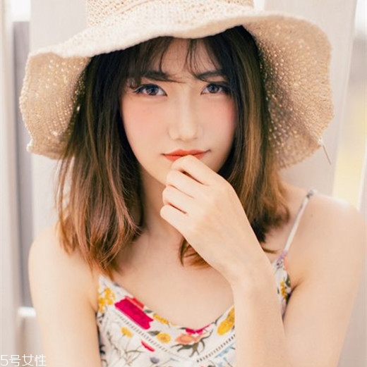 齊肩發(fā)怎么燙好看？女生發(fā)型設(shè)計與臉形搭配