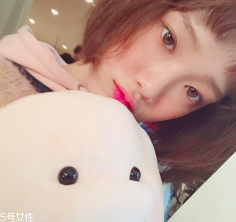 李圣經(jīng)同款短發(fā)怎么打理？吹頭發(fā)的時(shí)候盡量吹發(fā)根