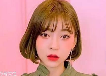 短發(fā)波波頭怎么樣好看 知性又輕熟的韓式中分短發(fā) 短發(fā)波波頭怎么樣好看 知性又輕熟的韓式中分短發(fā)