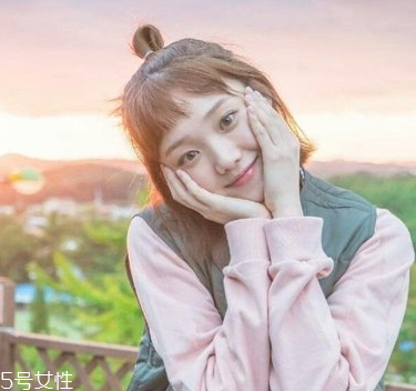 李圣經(jīng)同款短發(fā)怎么打理？吹頭發(fā)的時(shí)候盡量吹發(fā)根