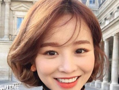 短頭發(fā)染什么顏色好看洋氣顯白？短發(fā)這樣弄好看又大方