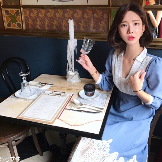 發(fā)量多女生適合什么發(fā)型？形象百變的你